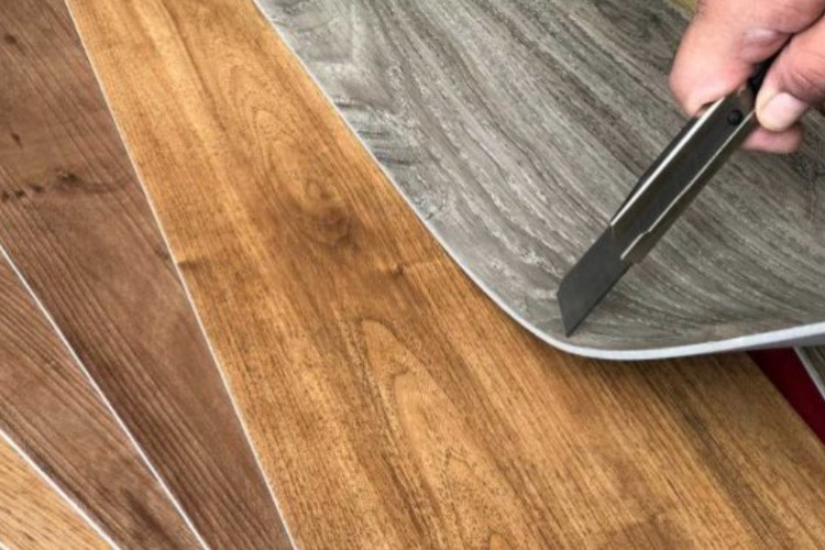 Harga Vinyl Lantai Per M2 Terbaru Tahun 2025, Alternatif Desain Lantai Cantik Selain Granit dan Keramik