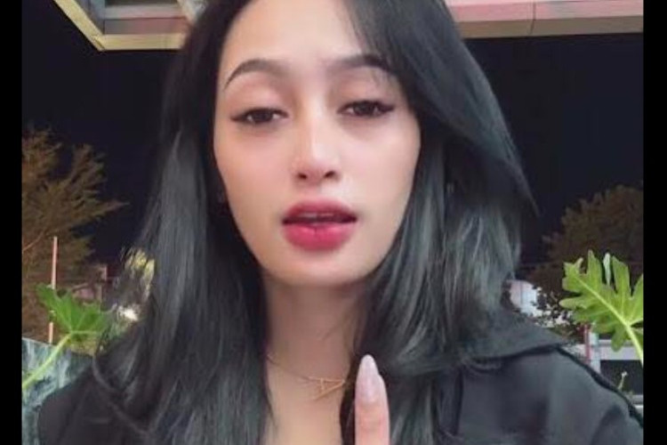 Akun Instagram Eritza Dwi Ardani Diserbu Netizen, Selebgram Sempay Diduga Keciduk Open BO