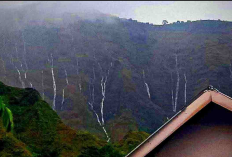Munculnya Fenomena Gunung Menangis di Lombok Timur Bikin Panik, Hal Ini Diduga jadi Penyebab!